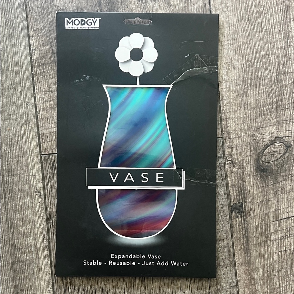 Iridescent Expandable Vase